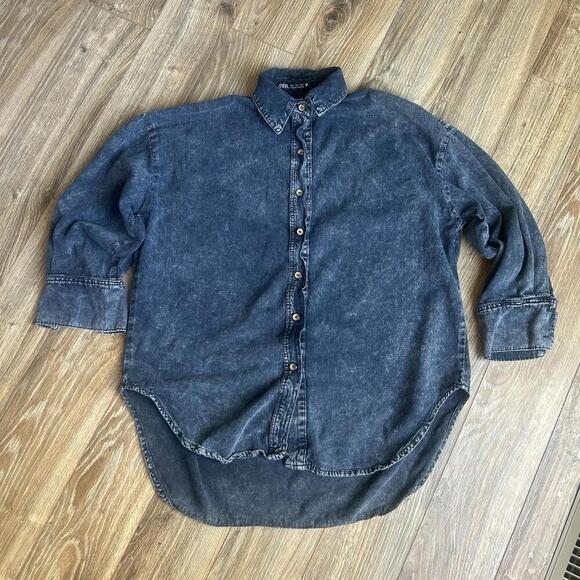 Tops - Zara Woman Gray/Black Acid Wash Denim Button-Up Shirt With 3/4 Sleeves Medium